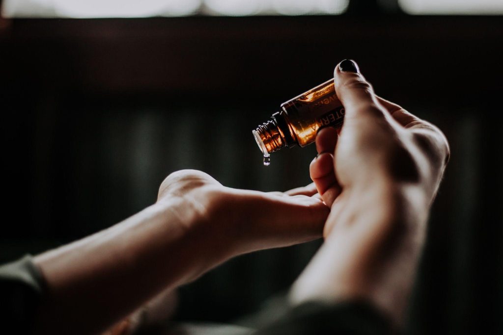 Come curare Acne e Psoriasi naturalmente con il CBD