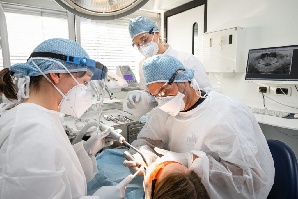 La sedazione cosciente a Bergamo: una soluzione per la paura del dentista